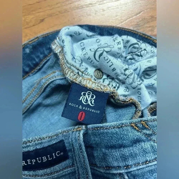 Rock & Republic Distressed Skinny Jeans - Picture 8 of 8